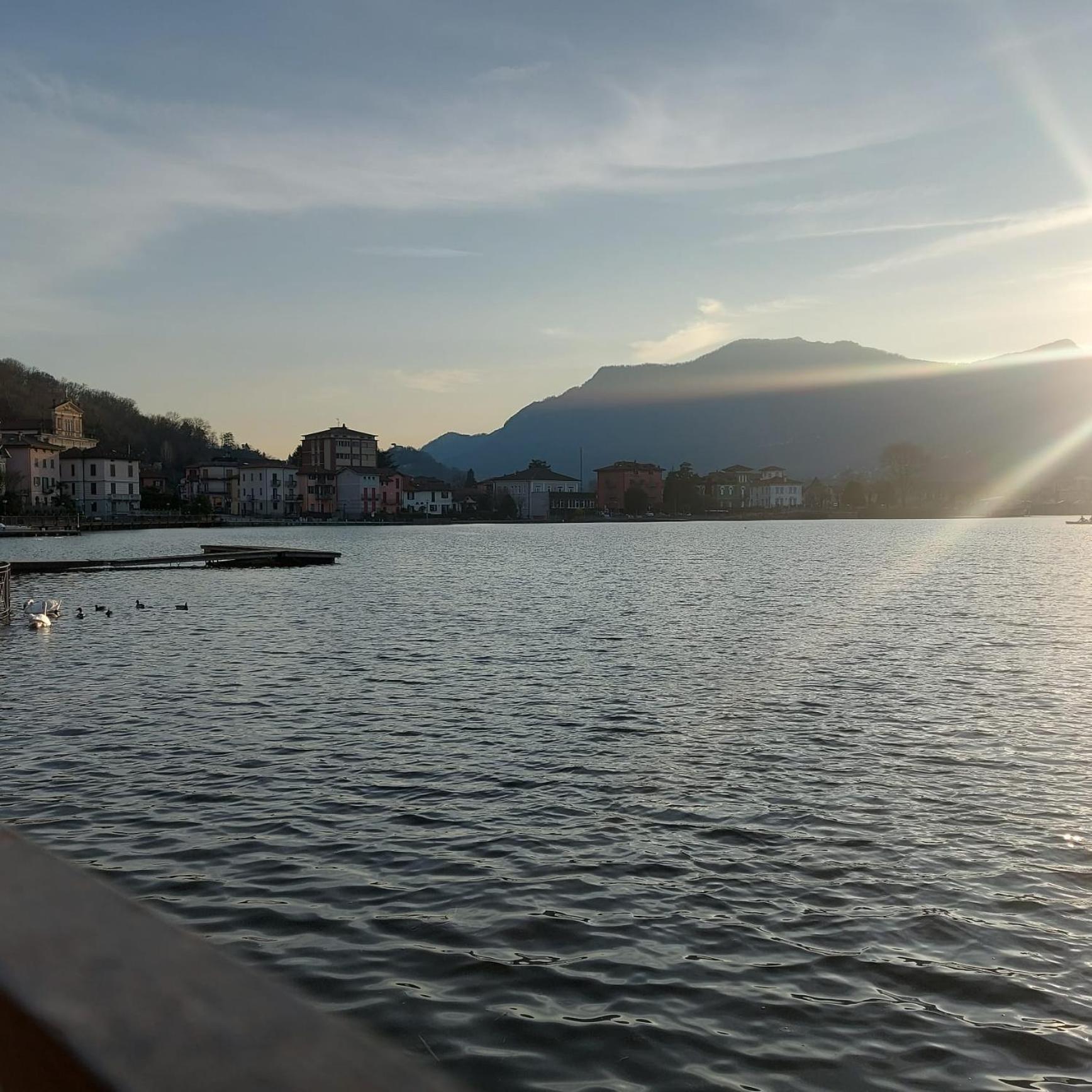 Rifugio Sul Lago Di Lugano A Porto Ceresio Exterior foto